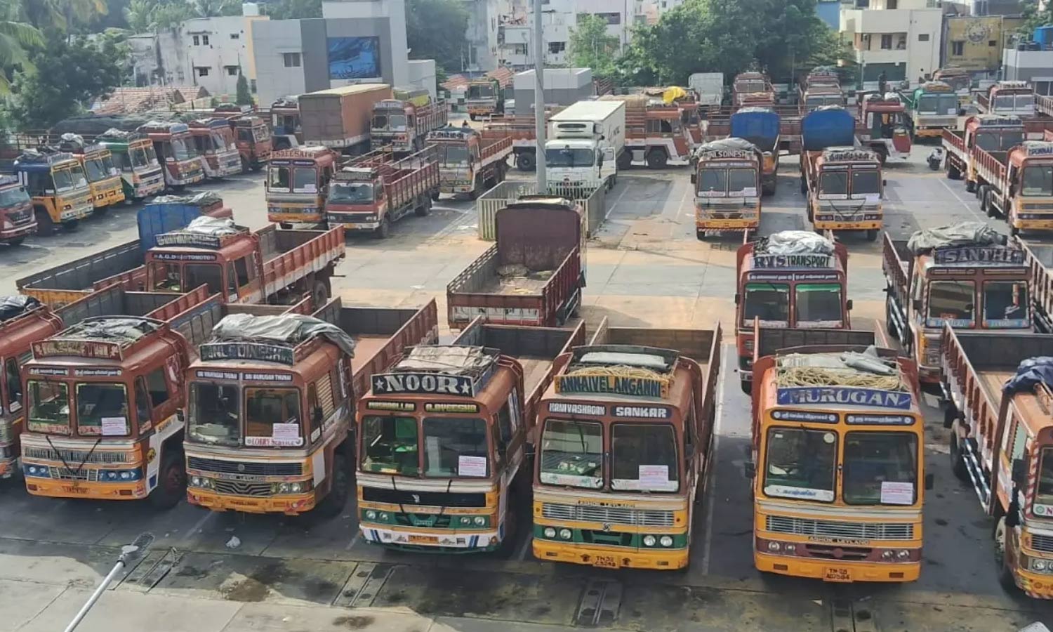 தமிழகம் முழுவதும் வருகிற 25-ந்தேதி நள்ளிரவு முதல் லாரிகள் காலவரையற்ற வேலைநிறுத்த போராட்டம்