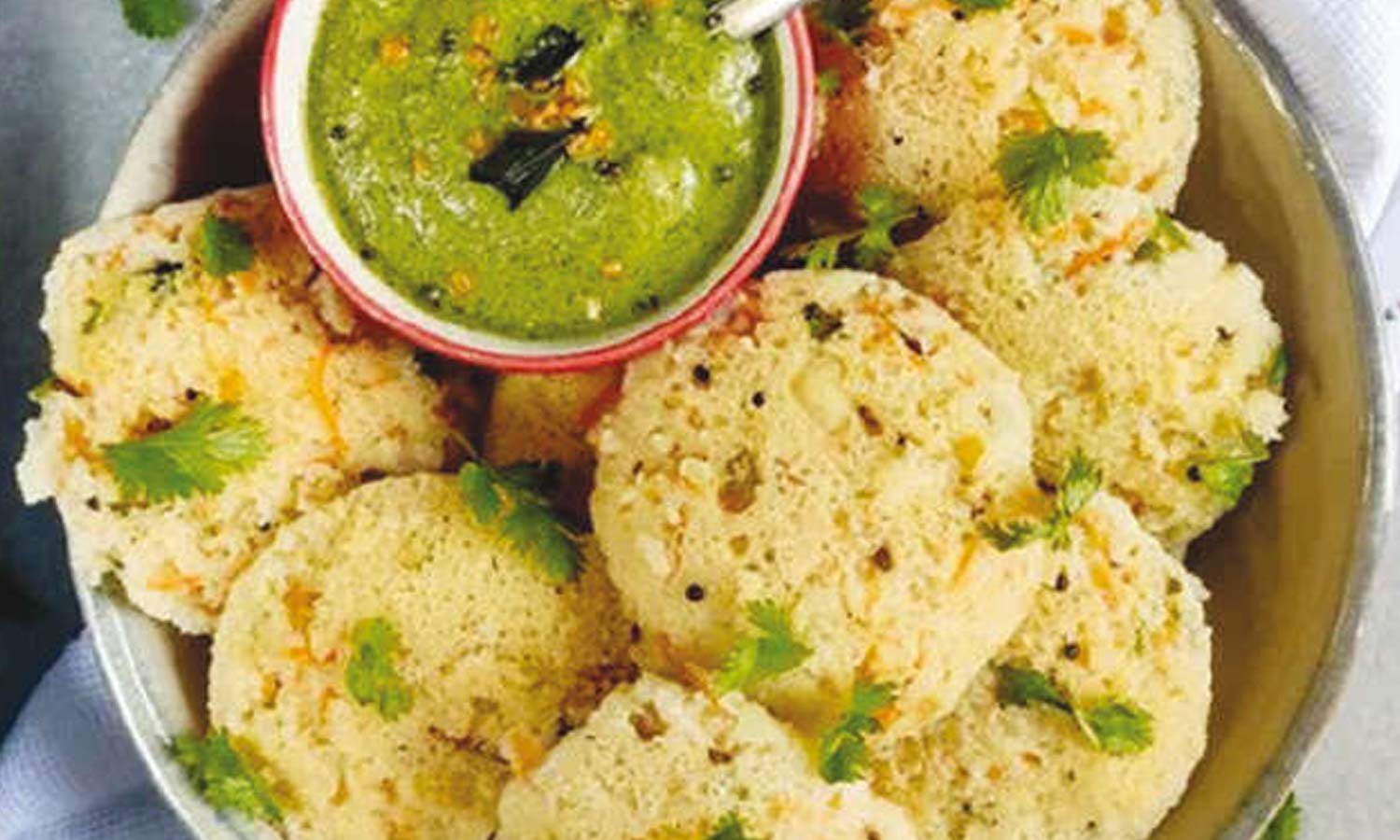 சமைப்போம்.... ருசிப்போம்... வெஜிடபிள் மசாலா இட்லி செய்வது எப்படி?