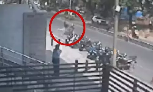 பெங்களூரு: மதிய உணவிற்கு வெளியே சென்ற வங்கி ஊழியர் பைக் மோதி உயிரிழப்பு!