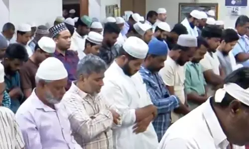 ரம்ஜான் நோன்பு தொடங்கியது - பள்ளிவாசல்களில் இஸ்லாமியர்கள் சிறப்பு தொழுகை