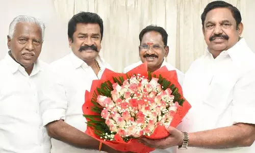 மதுரையில் அணி மாறும் மு.க.அழகிரி ஆதரவாளர்கள்- பி.எம்.மன்னனை தொடர்ந்து எஸ்.ஆர்.கோபியும் அ.தி.மு.க.வில் சேருகிறார்