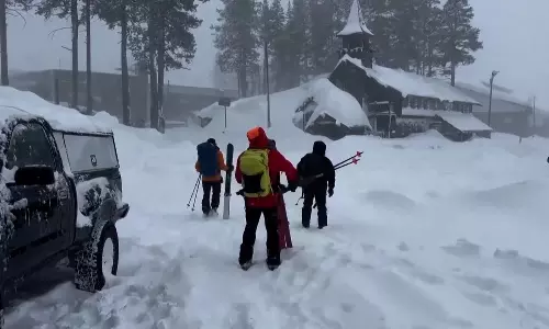 அமெரிக்காவில் கடும் பனிப்புயல்: 8 பனிச்சறுக்கு வீரர்கள் உயிரிழப்பு