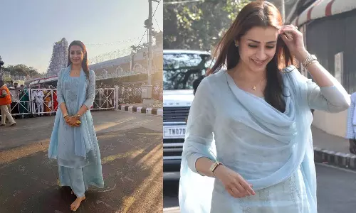 திருப்பதி ஏழுமலையான் கோயிலில் நடிகை திரிஷா சாமி தரிசனம் திருப்பதி ஏழுமலையான் கோயிலில் நடிகை திரிஷா சாமி தரிசனம்