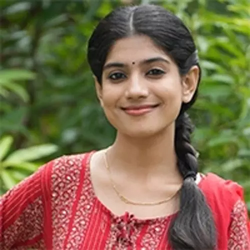 சிம்ரன் அத்வானி