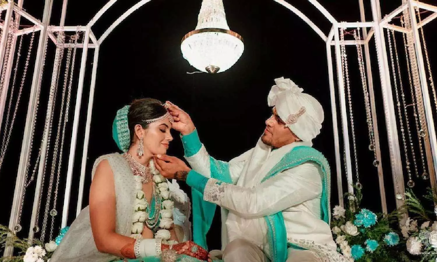 என் வாழ்வின் அந்த அத்தியாயம் முறைப்படி முடிவுக்கு வருகிறது - மனைவியை பிரிந்த சிஎஸ்கே வீரர்!