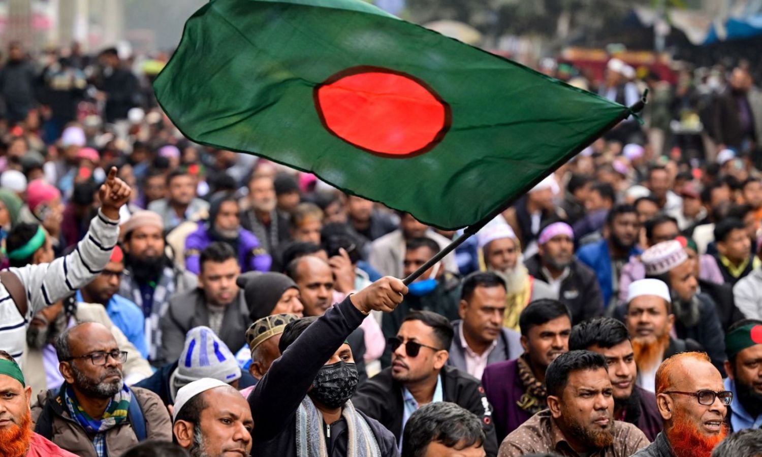 வங்கதேச தேர்தலில் வெற்றி பெற்று எம்.பி.களான 43 பேர் மீது கொலை குற்றச்சாட்டு!