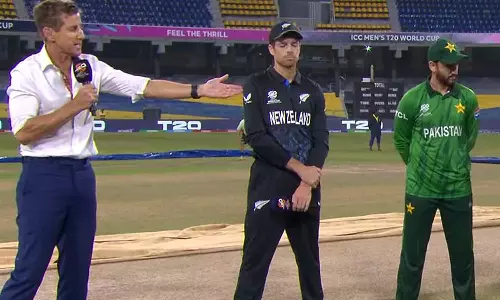 டி20 உலகக் கோப்பை: சூப்பர் 8 சுற்றில் நியூசிலாந்துக்கு எதிரான போட்டியில் பாகிஸ்தான் பேட்டிங்