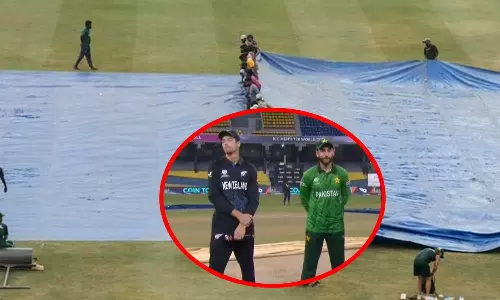 டி20 உலகக் கோப்பை: மழையின் காரணமாக பாகிஸ்தான் - நியூசிலாந்து போட்டி தொடங்குவதில் தாமதம்