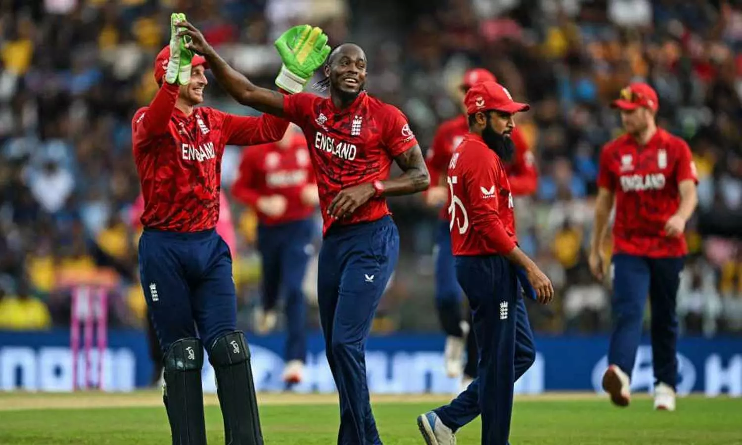 டி20-உலகக்-கோப்பை-சூப்பர்-8-சுற்று:-இலங்கையை-வீழ்த்தி-இங்கிலாந்து-அபார-வெற்றி