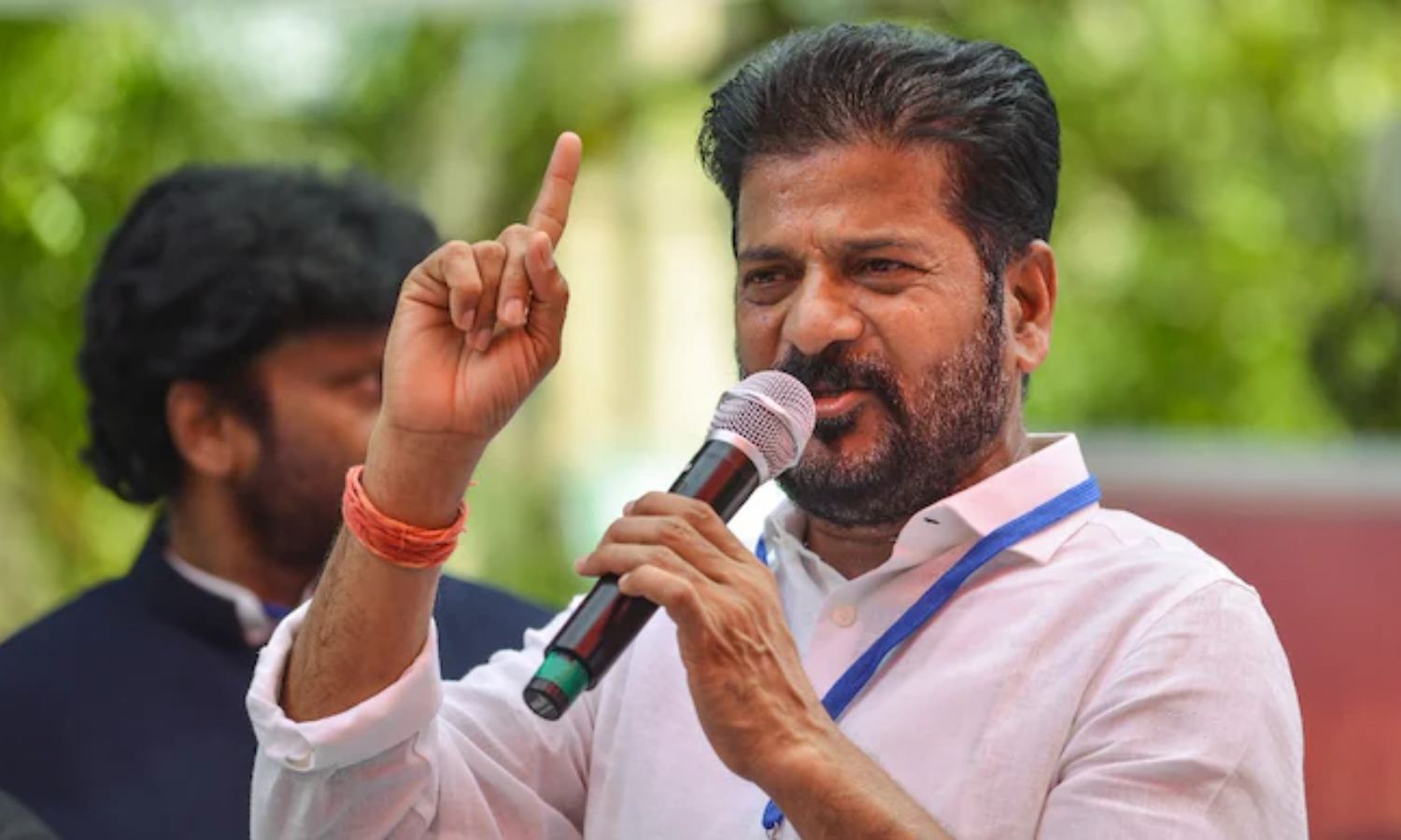 'தெலங்கானா காந்தி குடும்பத்தின் ஏ.டி.எம்.' - ரேவந்த் ரெட்டியை விமர்சிக்கும் பா.ஜ.க.