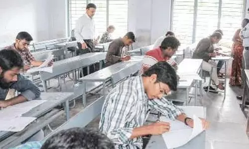 குளறுபடியால் ஒத்திவைக்கப்பட்ட குரூப் 2 முதன்மை தேர்வு தொடங்கியது