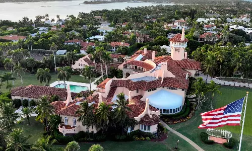 ட்ரம்ப் ரிசார்ட்டிற்குள் நுழையமுயன்ற இளைஞர் சுட்டுக்கொலை!