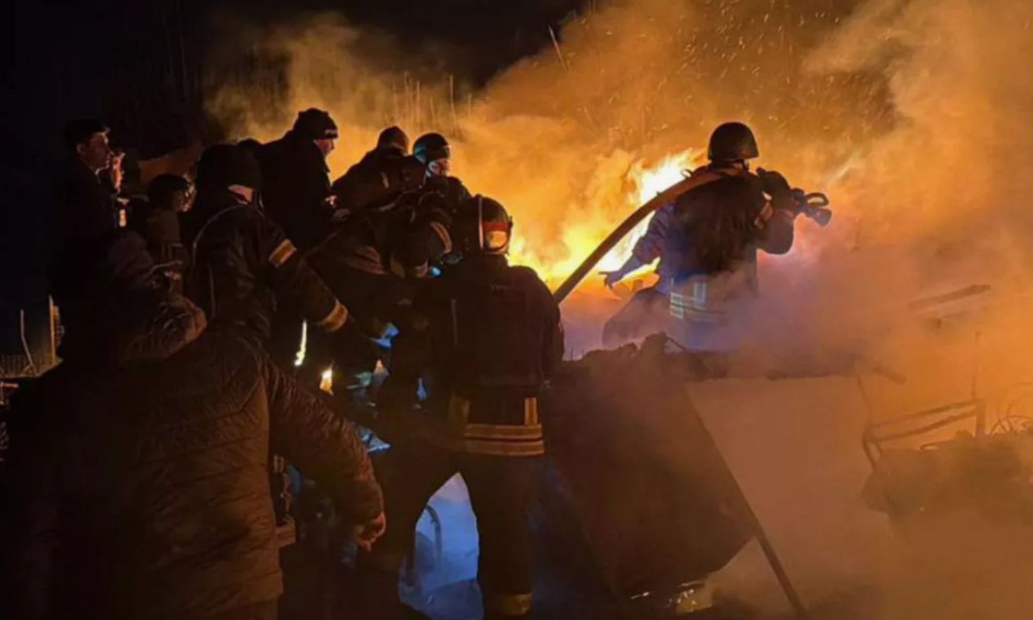 உக்ரைன்  மீது 126 டிரோன்கள், ஏவுகணையை ஏவி ரஷியா தாக்குதல் - 4 பேர் பலி