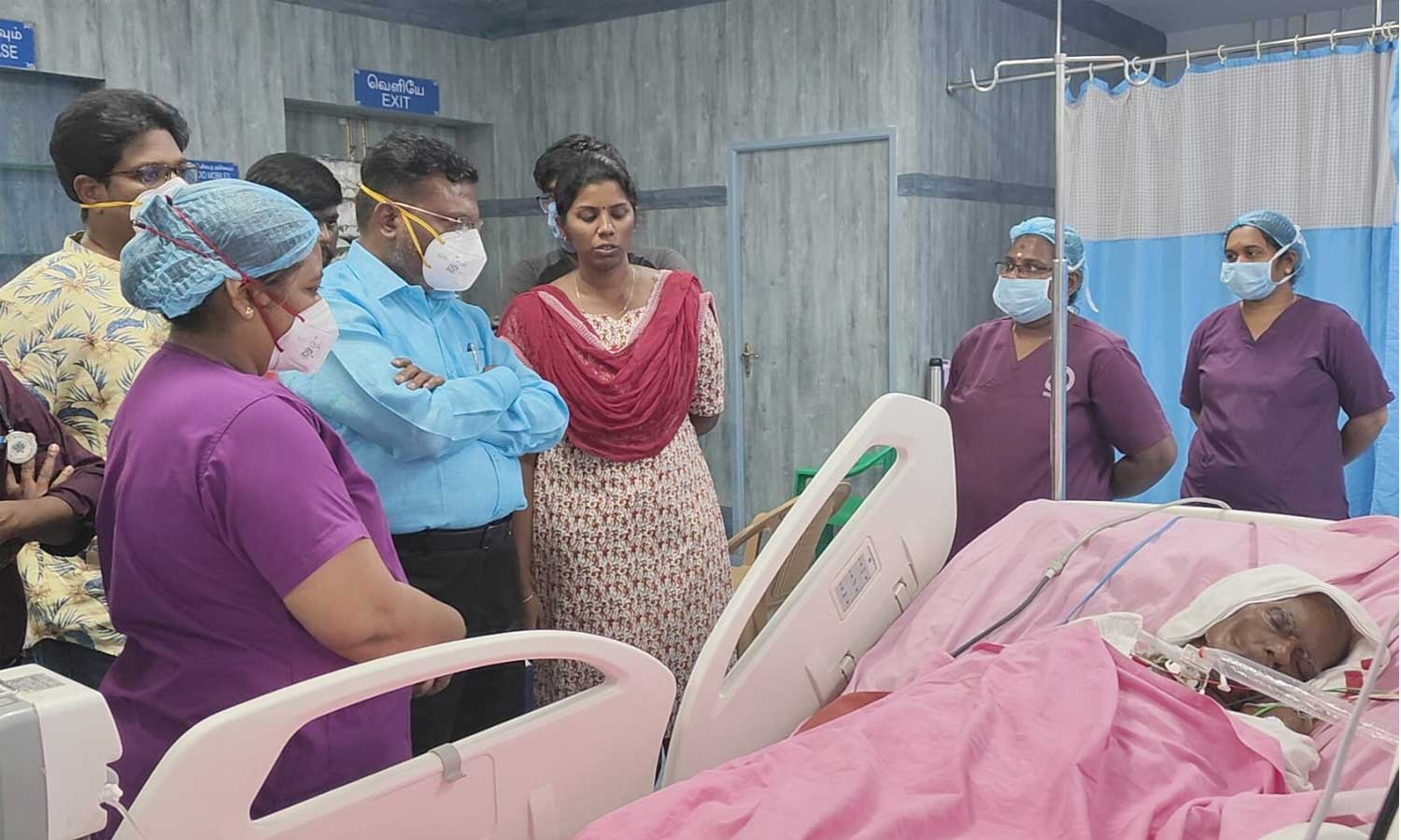 மருத்துவமனைக்கு சென்று நல்லகண்ணுவின் உடல்நிலை குறித்து கேட்டறிந்தார் திருமாவளவன்