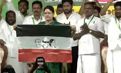 இனி என்னால் அமைதியாக இருக்க முடியாது... புதிய கட்சியை தொடங்கிய சசிகலா... கொடி அறிமுகம்!