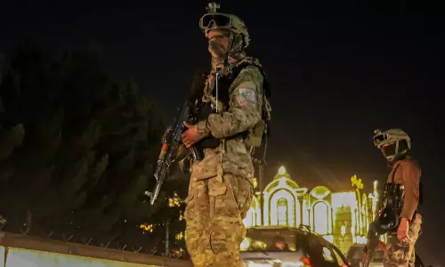 போர் தொடக்கம் ஆப்கானிஸ்தான் தாக்குதலில் 55 வீரர்கள் பலி - பாகிஸ்தான் பதில் தாக்குதல்