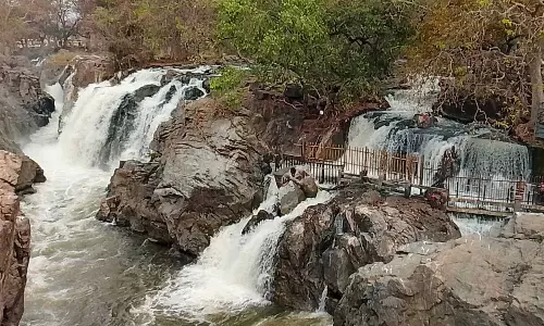 காவிரி நீர்ப்பிடிப்பு பகுதியில் கனமழை: ஒகேனக்கல்லுக்கு நீர்வரத்து 4 ஆயிரம் கனஅடியாக அதிகரிப்பு