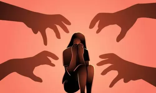 ஆட்டோவில் ஏறிய வெளிநாட்டு பெண்ணை நண்பர்களுடன் சேர்ந்து கூட்டுப் பாலியல் வன்கொடுமை செய்த ஓட்டுநர்