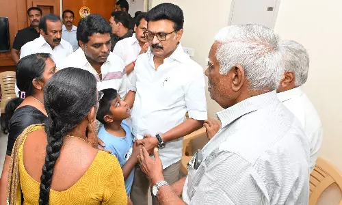 உடல் உறுப்புகள் தானம் செய்த சிறுமியின் குடும்பத்தினருக்கு முதலமைச்சர் ஆறுதல்