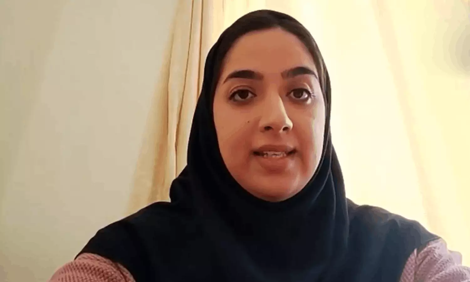 தொடர்ந்து வெடிகுண்டு சத்தம் கேட்கிறது... ஈரானில் சிக்கித்தவிக்கும் இந்திய மாணவி அதிர்ச்சி தகவல் தொடர்ந்து வெடிகுண்டு சத்தம் கேட்கிறது... ஈரானில் சிக்கித்தவிக்கும் இந்திய மாணவி அதிர்ச்சி தகவல்