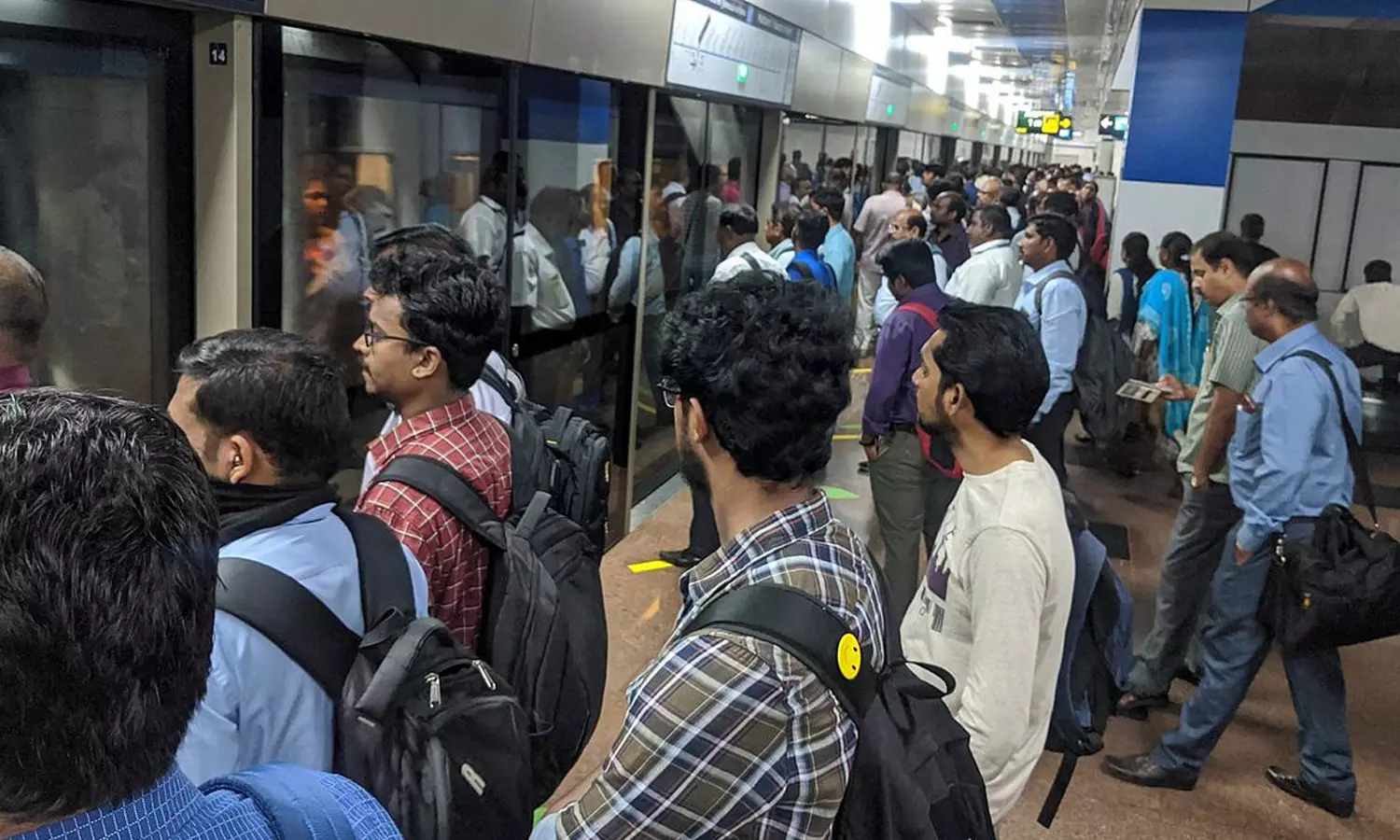 பிப்ரவரி மாத சாதனை: சென்னை மெட்ரோவில் 96.40 லட்சம் பேர் பயணம் பிப்ரவரி மாத சாதனை: சென்னை மெட்ரோவில் 96.40 லட்சம் பேர் பயணம்