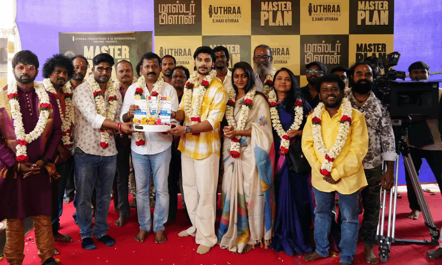 பூஜையுடன் கோலாகலமாக தொடங்கிய மாஸ்டர் பிளான்