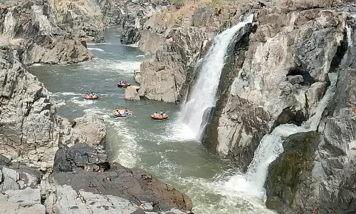 ஒகேனக்கல்லுக்கு நீர்வரத்து 2 ஆயிரம் கனஅடியாக நீடிப்பு