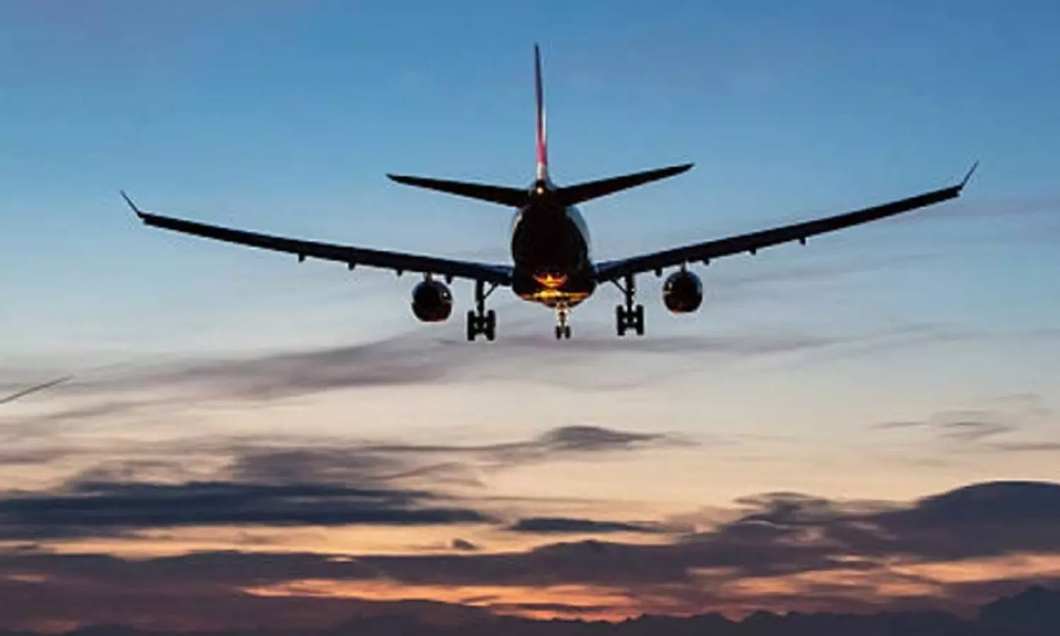 மத்திய கிழக்கில் போர் பதற்றம்: டெல்லியில் 80 சர்வதேச விமானங்கள் ரத்து