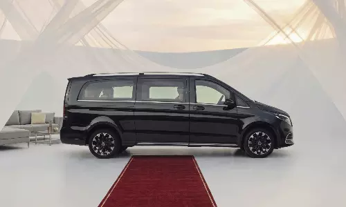 1.4 கோடி ரூபாய்... 4 ஆண்டுகளுக்கு பின் இந்தியா வந்துள்ள பென்ஸ் V-Class