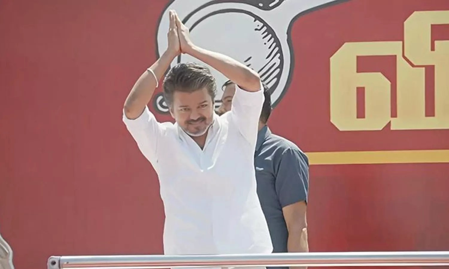 அலைகடலென குவிந்த தொண்டர்கள்... விஜய் சொல்லப்போகும் குட்டி ஸ்டோரி என்ன? அலைகடலென குவிந்த தொண்டர்கள்... விஜய் சொல்லப்போகும் குட்டி ஸ்டோரி என்ன?