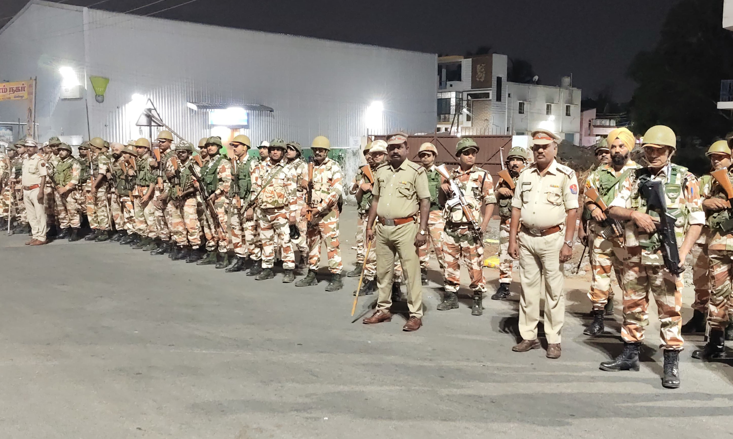 வில்லியனூரில் இந்திய-திபெத்திய எல்லை காவல் படையினர் கொடி அணிவிப்பு