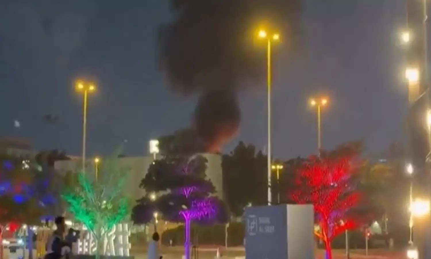 சவுதி அரேபியா, குவைத்தை தொடர்ந்து துபாயில் அமெரிக்க தூதரகம் மீது டிரோன் தாக்குதல் சவுதி அரேபியா, குவைத்தை தொடர்ந்து துபாயில் அமெரிக்க தூதரகம் மீது டிரோன் தாக்குதல்