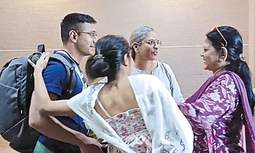 துபாயில் சிக்கி தவித்த 217 பயணிகள் சென்னை திரும்பினர்