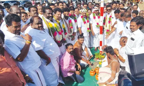 அ.தி.மு.க.வினருக்கு பதில் சொல்ல தேவையில்லை: தி.மு.க. கூட்டணி மகத்தான வெற்றி பெறும்- ஓ.பன்னீர் செல்வம்