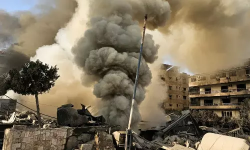 மிக நீண்ட போருக்கு தயார் - ஈரான் அறிவிப்பு.. மத்திய கிழக்கிலிருந்து அமெரிக்கர்கள் வெளியேற டிரம்ப் அரசு அழைப்பு