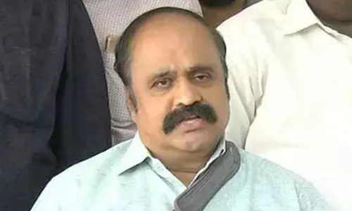 சிதறும் அதிமுக... பெருகும் கட்சிகள்: உருவானது புரட்சி அதிமுக!