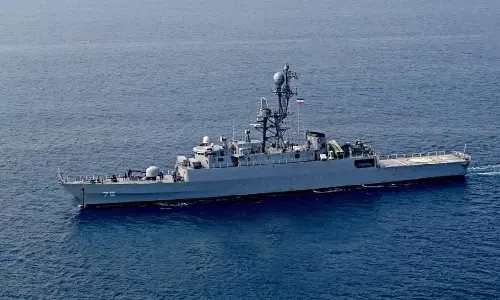 இந்தியாவின் விருந்தினராக வந்த போர்க்கப்பலை அழித்த அமெரிக்கா- வருத்தப்படுவீங்க என ஈரான் எச்சரிக்கை