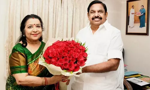 எடப்பாடி பழனிசாமி முன்னிலையில் அதிமுகவில் இணைந்தார் நடிகை லதா #EPS