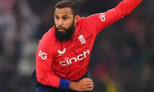 டி20 உலகக் கோப்பை: மோசமான சாதனை படைத்த ஆதில் ரஷீத்