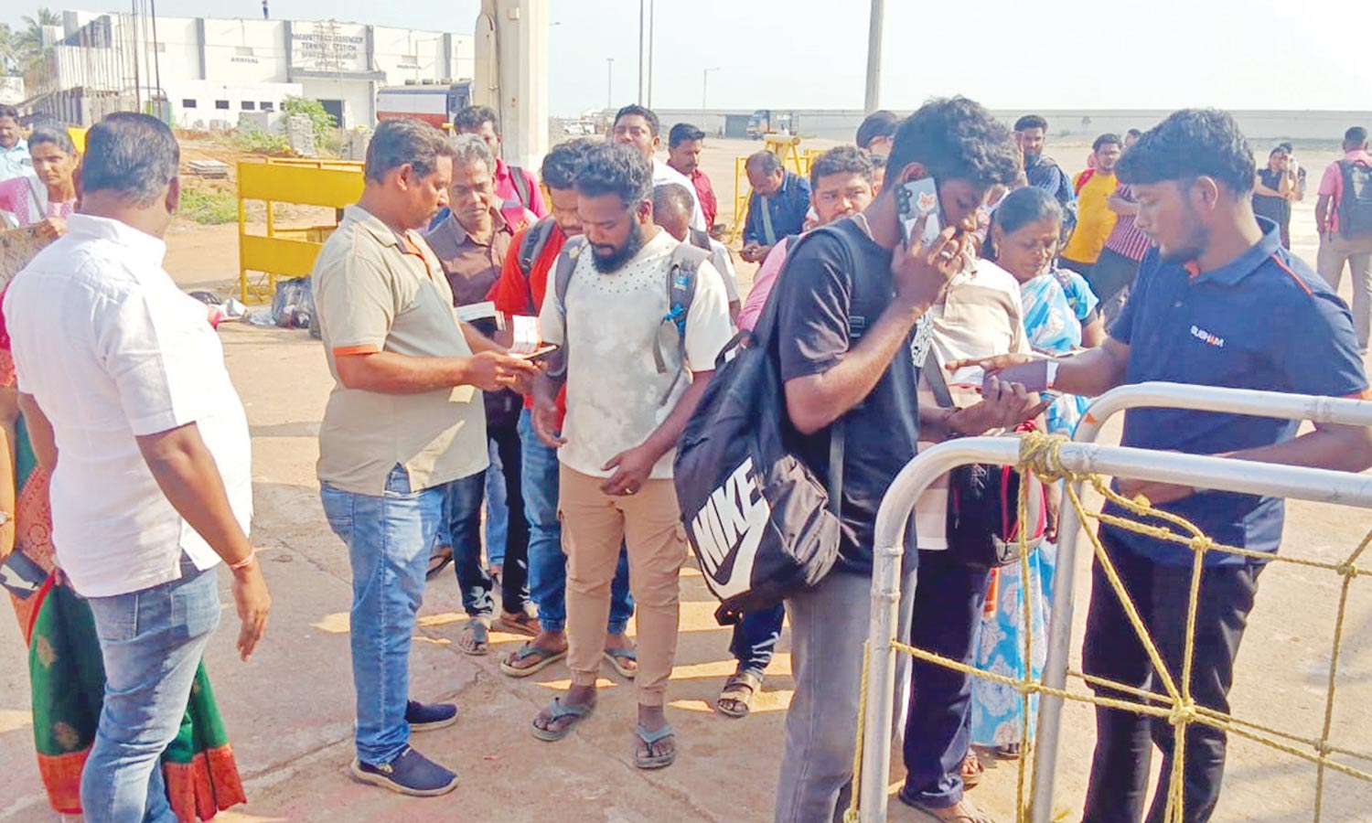 #FerryService நாகையில் இருந்து இலங்கைக்கு மீண்டும் தொடங்கிய பயணிகள் கப்பல் சேவை