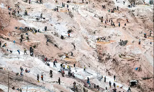 காங்கோவில் கனிமவள சுரங்கம் இடிந்து 200 தொழிலாளர்கள் பலி