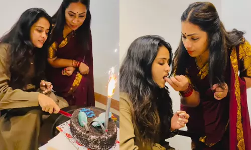 திருப்பதி கோவில் அருகே விதிமீறி கேக் வெட்டிய பிக் பாஸ் நடிகைகள்- தேவஸ்தான அதிகாரிகள் விசாரணை