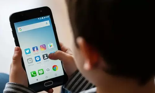 இந்தோனேசியாவில் சிறுவர்கள் சமூக வலைதளங்களை பயன்படுத்த தடை