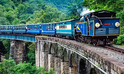 #OotyTrain கோடை விடுமுறையை முன்னிட்டு மேட்டுப்பாளையம்- ஊட்டிக்கு சிறப்பு மலை ரெயில்