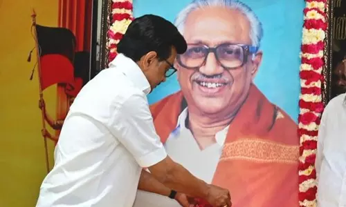 எனக்கு ஆறுதலாய், அரவணைப்பாய், வழிகாட்டியாய் இருந்தவர் பேராசிரியப் பெருந்தகை - #MKStalin புகழாரம்
