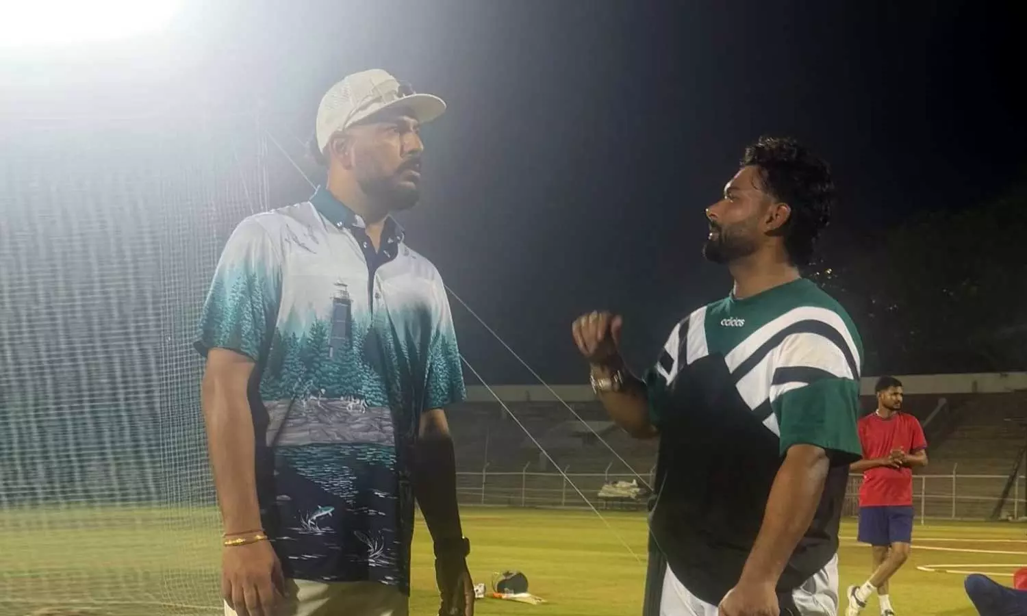 இழந்த-ஃபார்மை-மீட்க-யுவராஜ்-சிங்கிடம்-பயிற்சி-எடுத்த-ரிஷப்-பண்ட்..!