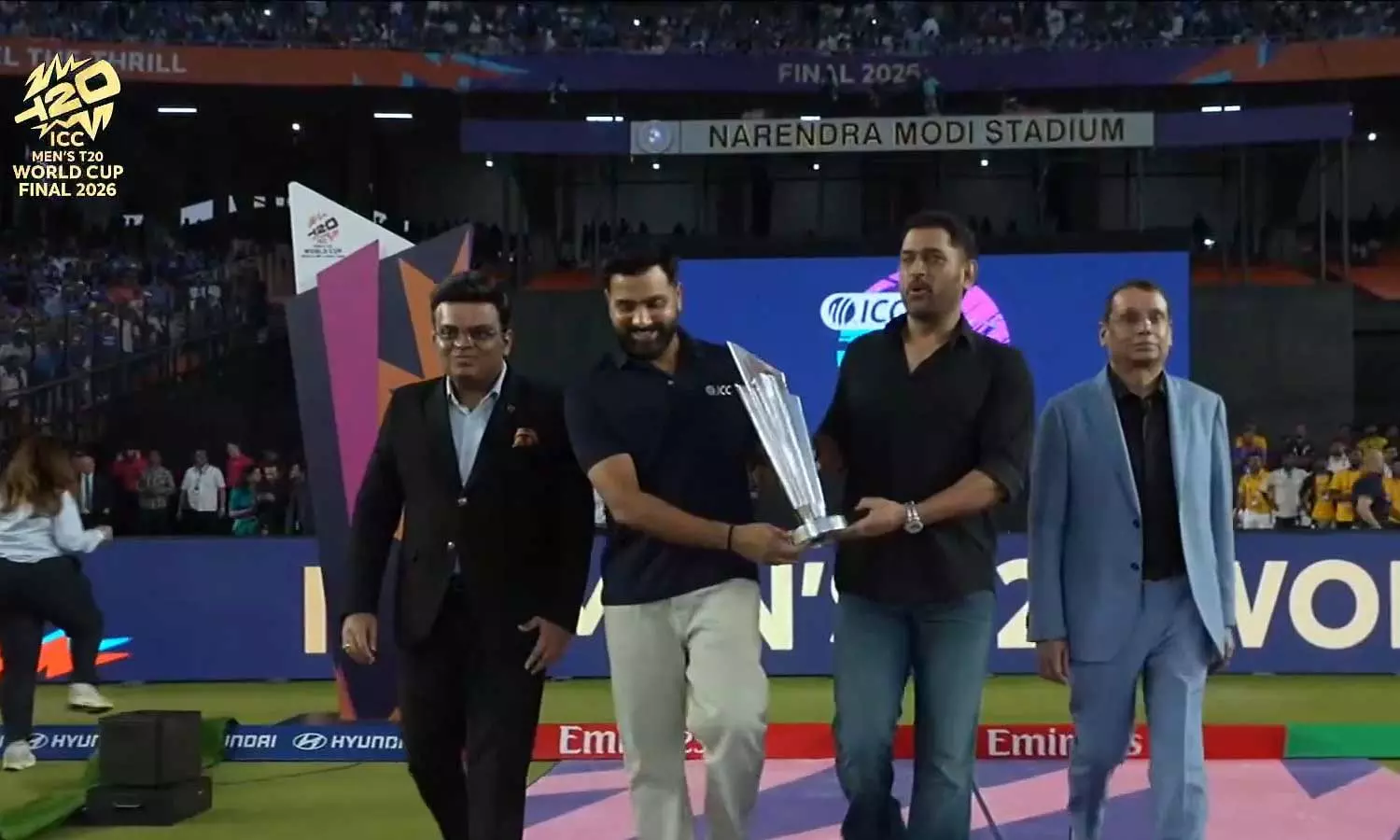 T20-World-Cup-Final-|-உலகக்-கோப்பையை-கொண்டு-வந்த-எம்.எஸ்.-தோனி-மற்றும்-ரோகித்-சர்மா..!