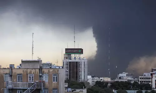 #IranWar ஈரான் எண்ணெய் கிடங்குகள் மீது அமெரிக்கா - இஸ்ரேல் படைகள் சரமாரி குண்டுவீச்சு