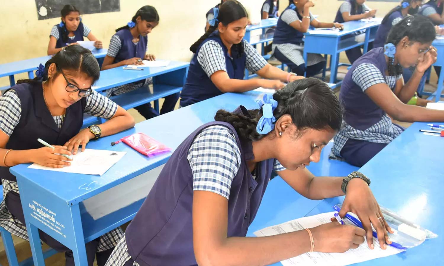 #SSLC தமிழகம் முழுவதும் 4,219 மையங்களில் 10-ம் வகுப்பு பொதுத்தேர்வு நாளை மறுநாள் தொடங்குகிறது