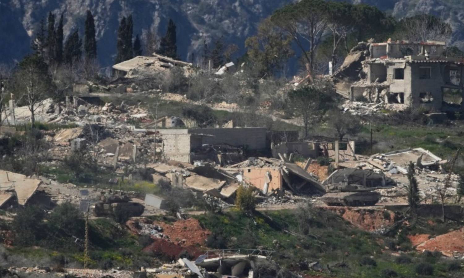 தாக்குதலை தீவிரப்படுத்தும் இஸ்ரேல்... லெபனான் நாடாளுமன்ற பதவிக்காலம் நீட்டிப்பு!